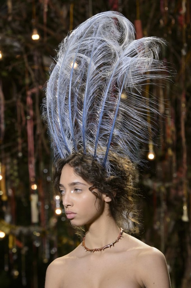 مجموعة الأزياء الفاخرة لدار ديور لموسم ربيع 2017