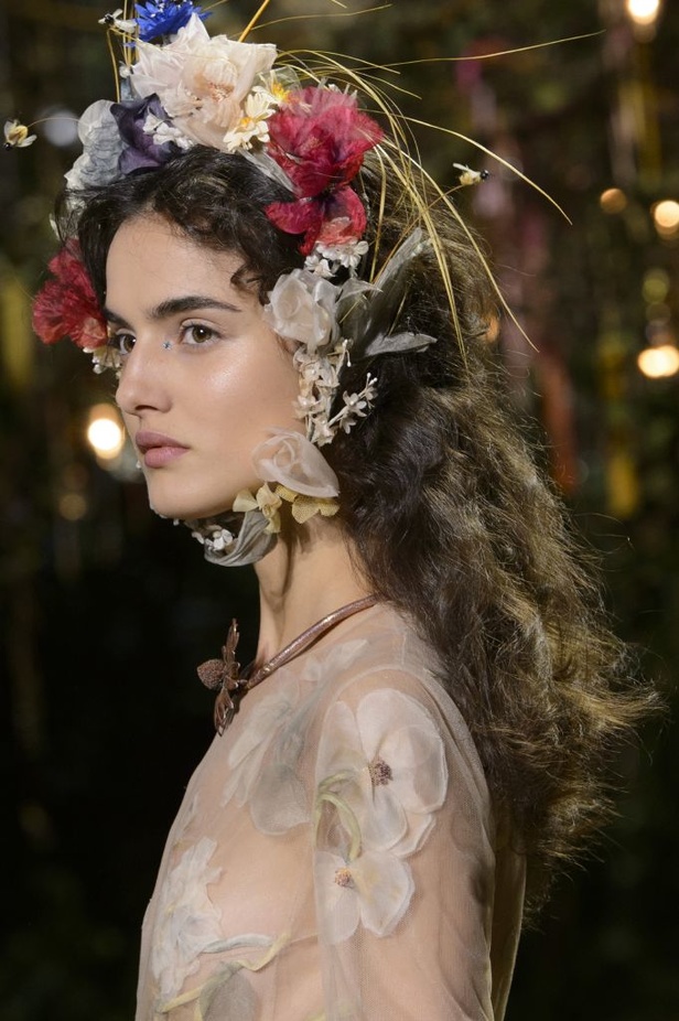 مجموعة الأزياء الفاخرة لدار ديور لموسم ربيع 2017