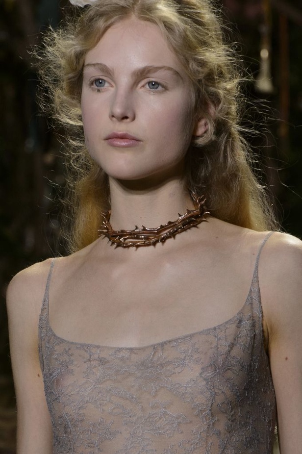 مجموعة الأزياء الفاخرة لدار ديور لموسم ربيع 2017