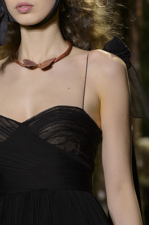 مجموعة الأزياء الفاخرة لدار ديور لموسم ربيع 2017