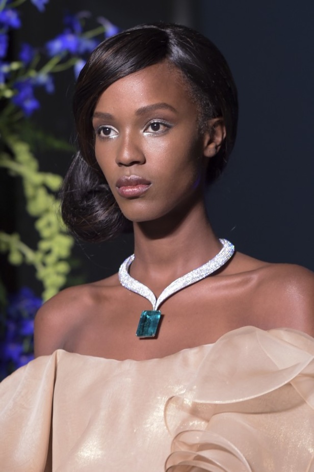 مجموعة Guo Pei للأزياء الفاخرة لخريف وشتاء ٢٠١٧/ ٢٠١٨ !