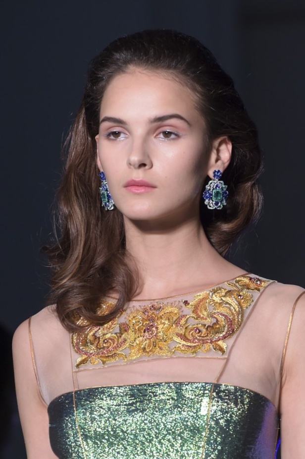 مجموعة Guo Pei للأزياء الفاخرة لخريف وشتاء ٢٠١٧/ ٢٠١٨ !