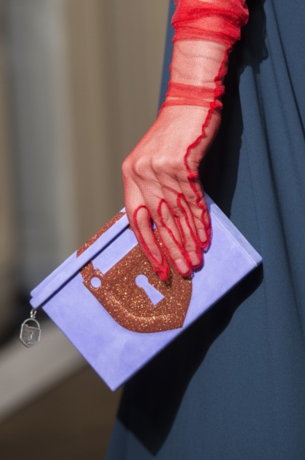 عرض Schiaparelli للأزياء الراقية لخريف وشتاء ٢٠١٨ !