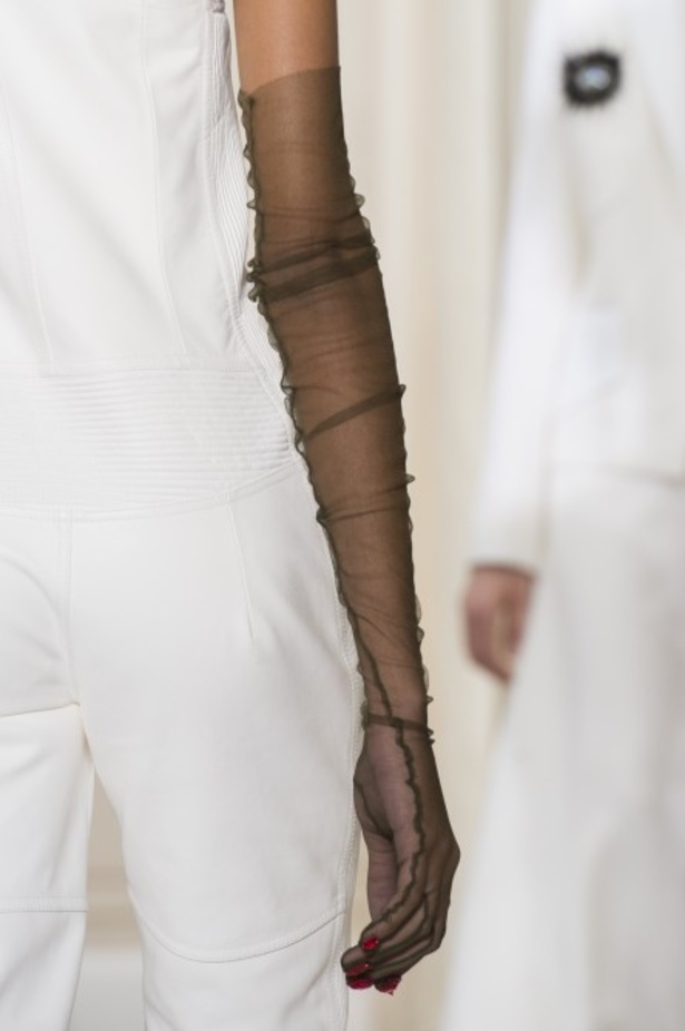 عرض Schiaparelli للأزياء الراقية لخريف وشتاء ٢٠١٨ !