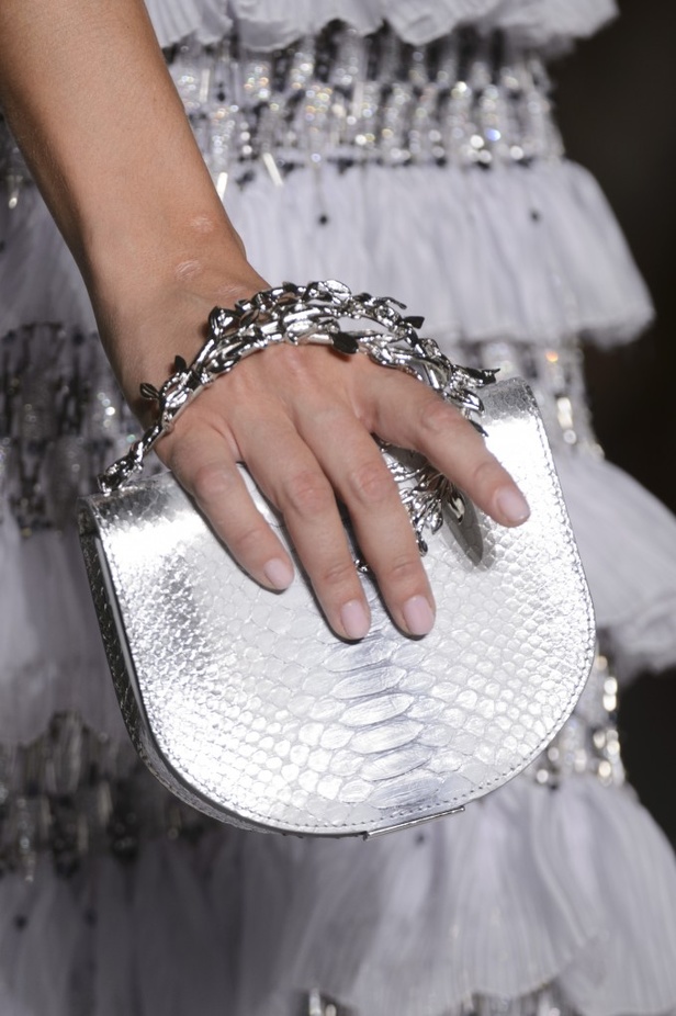 مجموعة Ralph & Russo من الألبسة الفاخرة لخريف وشتاء 2017