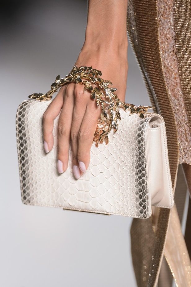 مجموعة Ralph & Russo من الألبسة الفاخرة لخريف وشتاء 2017