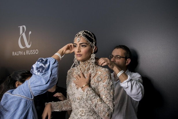 مجموعة Ralph & Russo من الألبسة الفاخرة لخريف وشتاء 2017