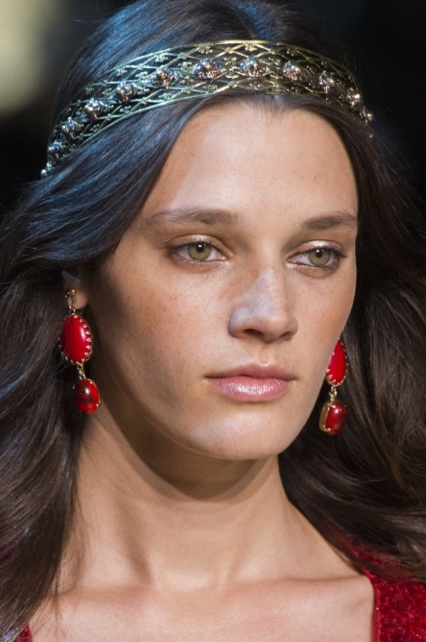 مجموعة ايلي صعب الملكية ضمن أسبوع الموضة في باريس 