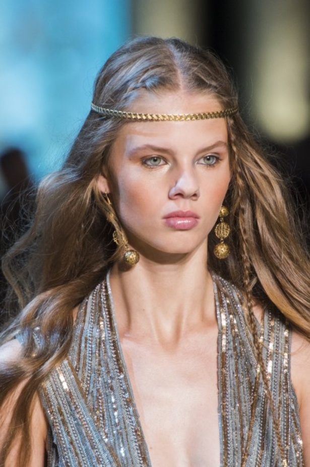 مجموعة ايلي صعب الملكية ضمن أسبوع الموضة في باريس 