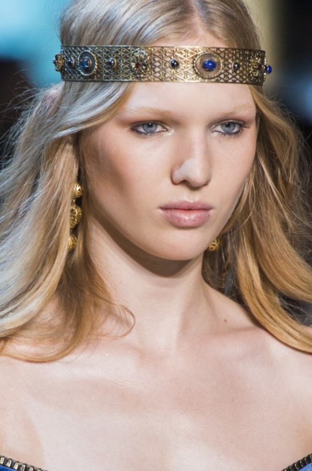 مجموعة ايلي صعب الملكية ضمن أسبوع الموضة في باريس 