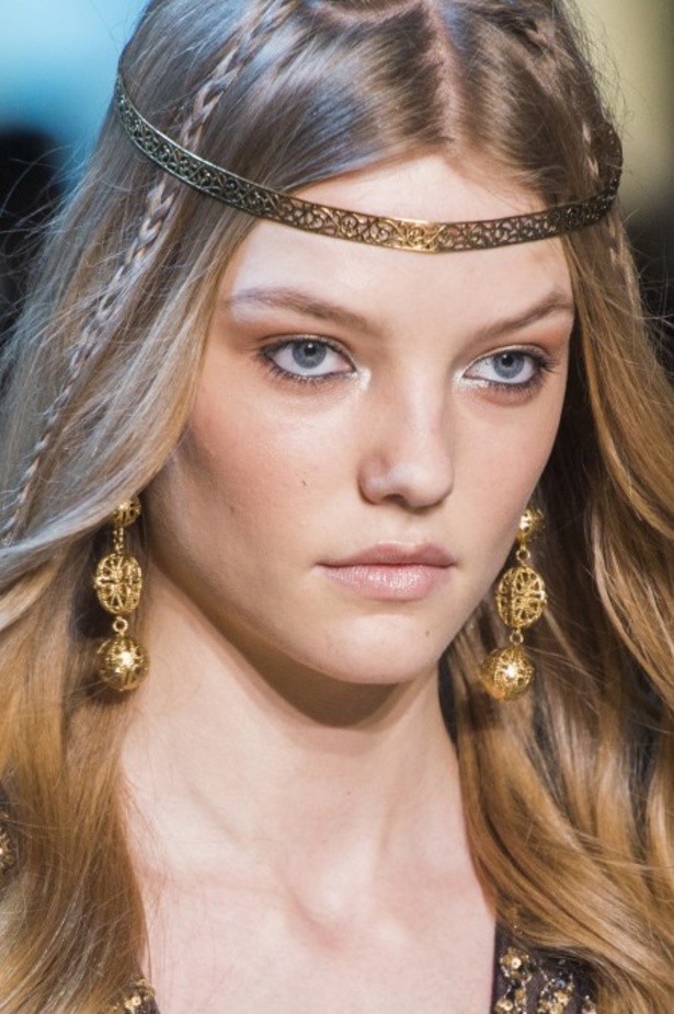 مجموعة ايلي صعب الملكية ضمن أسبوع الموضة في باريس 