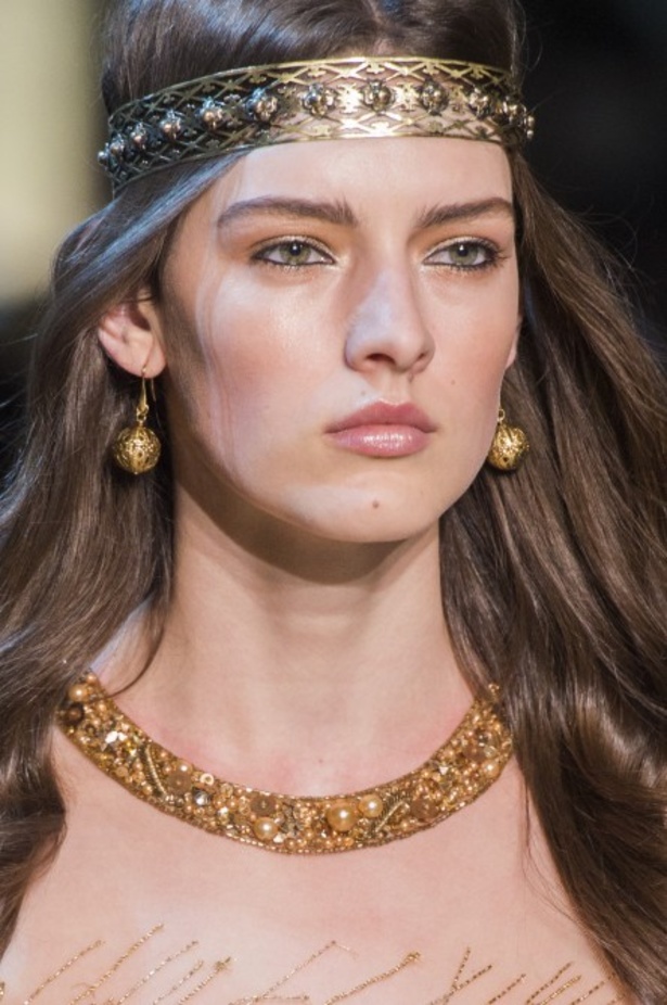 مجموعة ايلي صعب الملكية ضمن أسبوع الموضة في باريس 