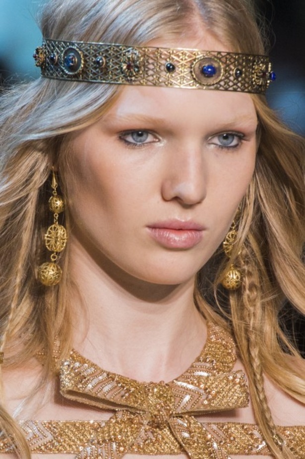 مجموعة ايلي صعب الملكية ضمن أسبوع الموضة في باريس 