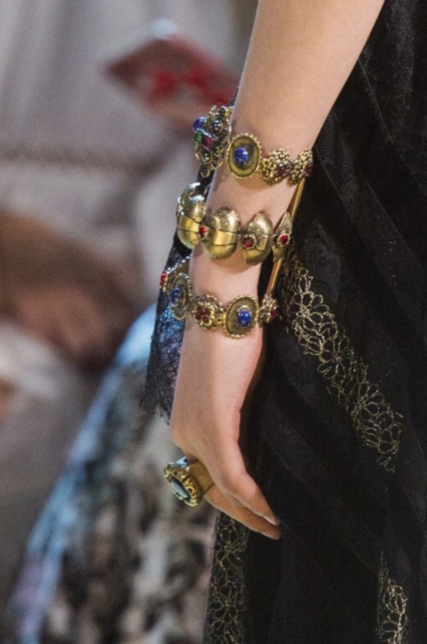 مجموعة ايلي صعب الملكية ضمن أسبوع الموضة في باريس 