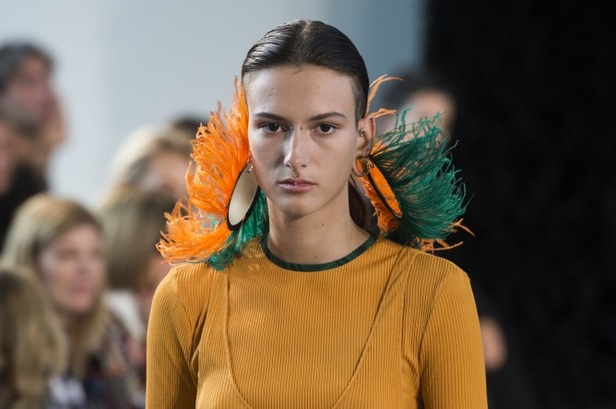 عرض أزياء Loewe لربيع وصيف 2019