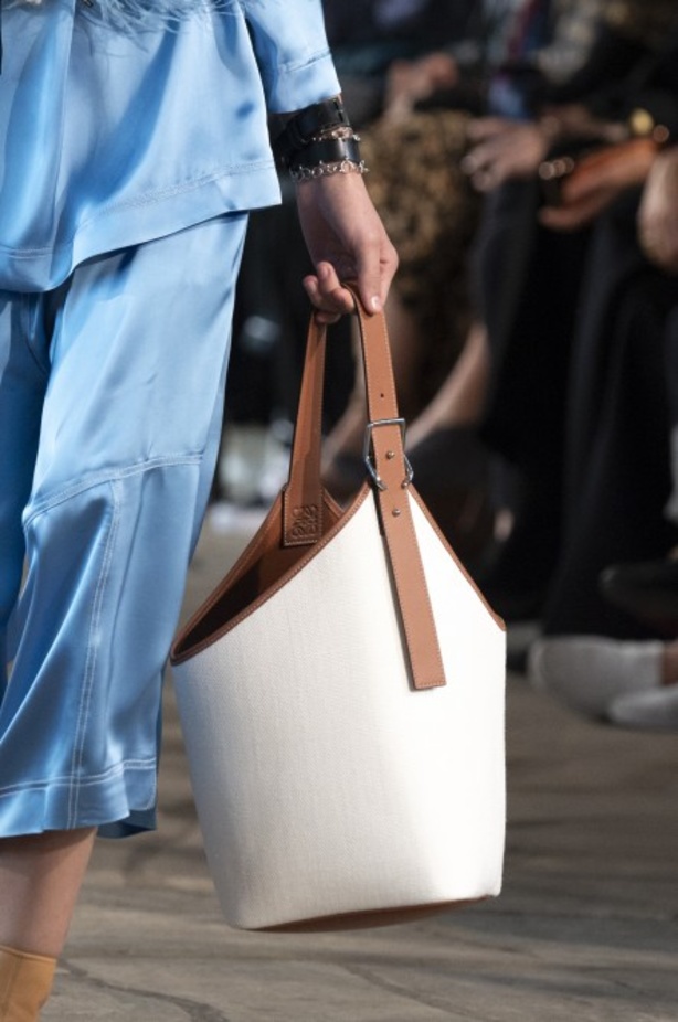 عرض أزياء Loewe لربيع وصيف 2019