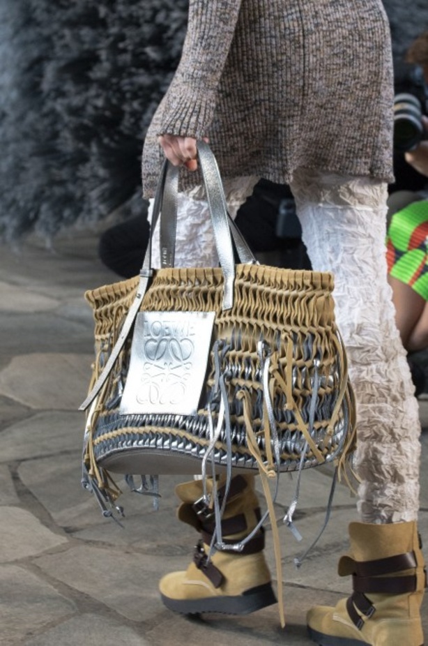 عرض أزياء Loewe لربيع وصيف 2019