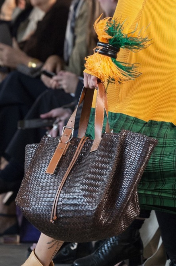 عرض أزياء Loewe لربيع وصيف 2019