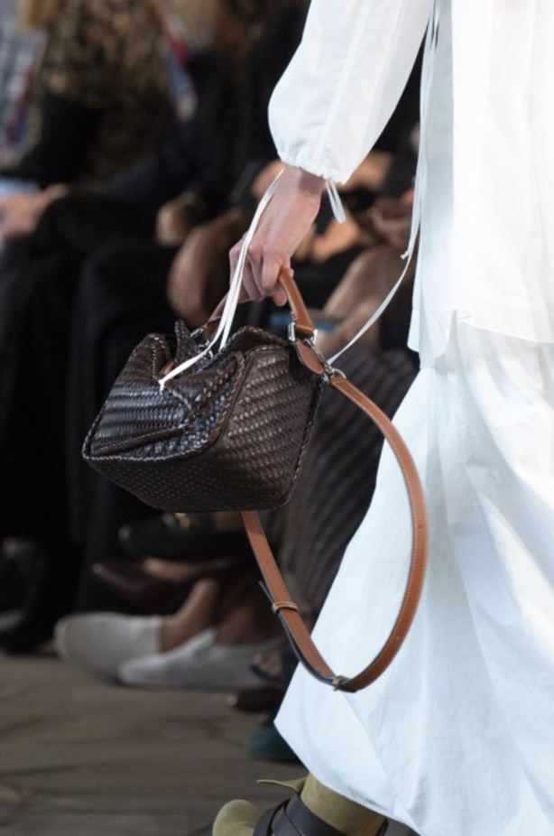 عرض أزياء Loewe لربيع وصيف 2019