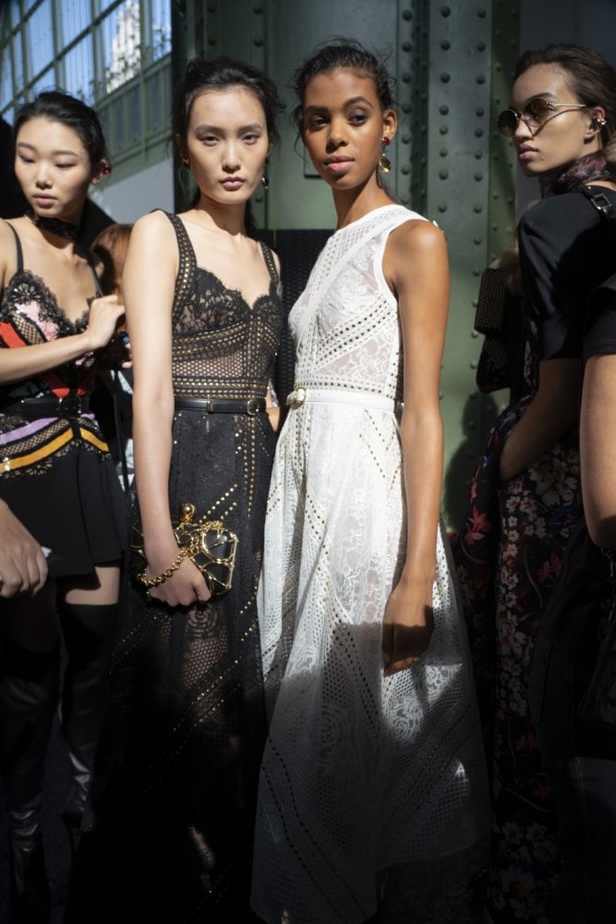 مجموعة ايلي صعب لموسم ربيع وصيف 2019