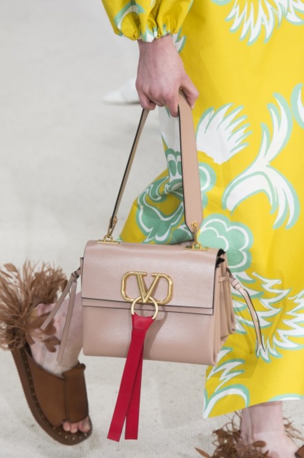 مجموعة فالنتينو لموسم ربيع وصيف 2019