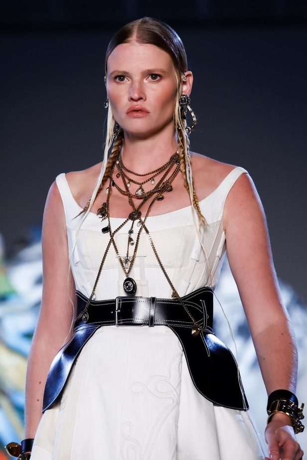 مجموعة "الكسندر مكوين" لموسم ربيع وصيف 2019