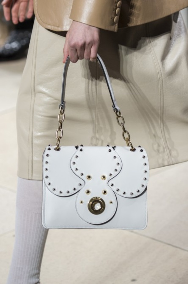 عرض Miu Miu للألبسة الجاهزة لربيع 2019