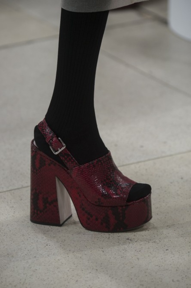 عرض Miu Miu للألبسة الجاهزة لربيع 2019