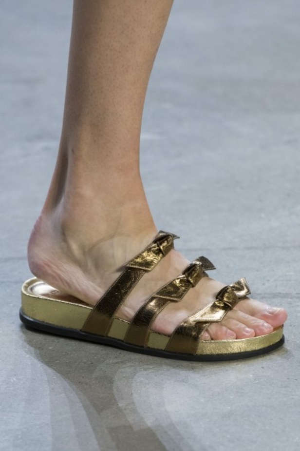 مجموعة Naeem Khan لربيع وصيف 2019