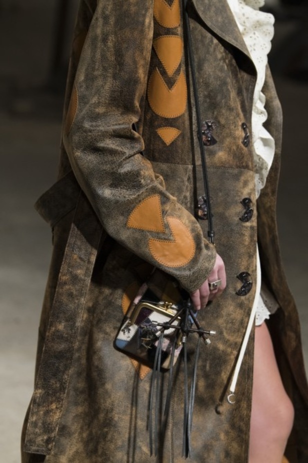 عرض ازياء كوتش لموسم ربيع وصيف 2019