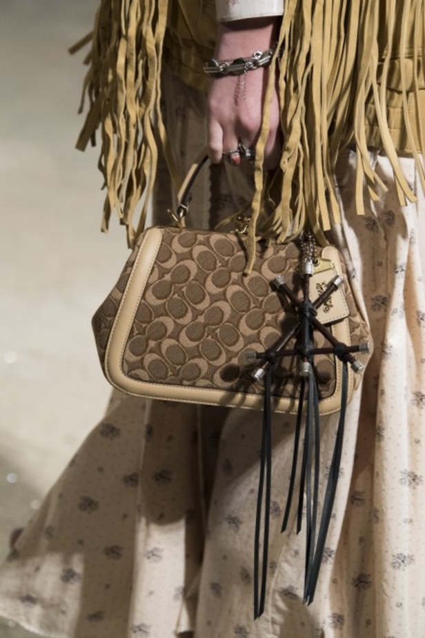 عرض ازياء كوتش لموسم ربيع وصيف 2019