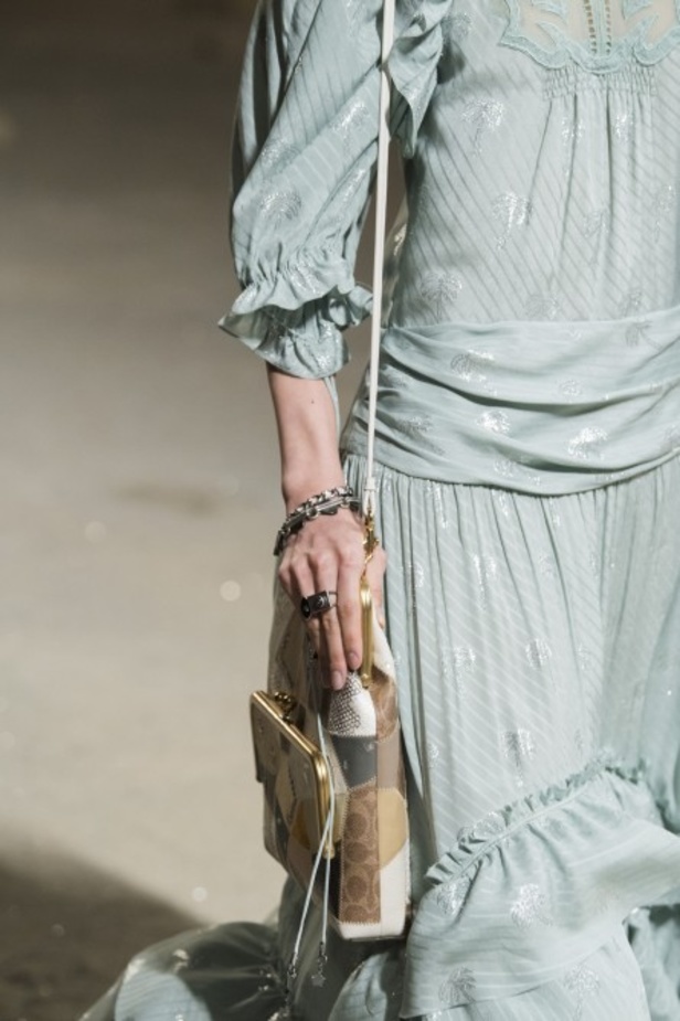 عرض ازياء كوتش لموسم ربيع وصيف 2019