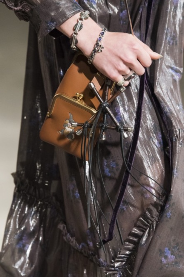 عرض ازياء كوتش لموسم ربيع وصيف 2019