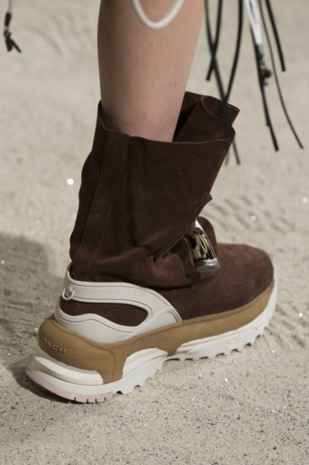 عرض ازياء كوتش لموسم ربيع وصيف 2019