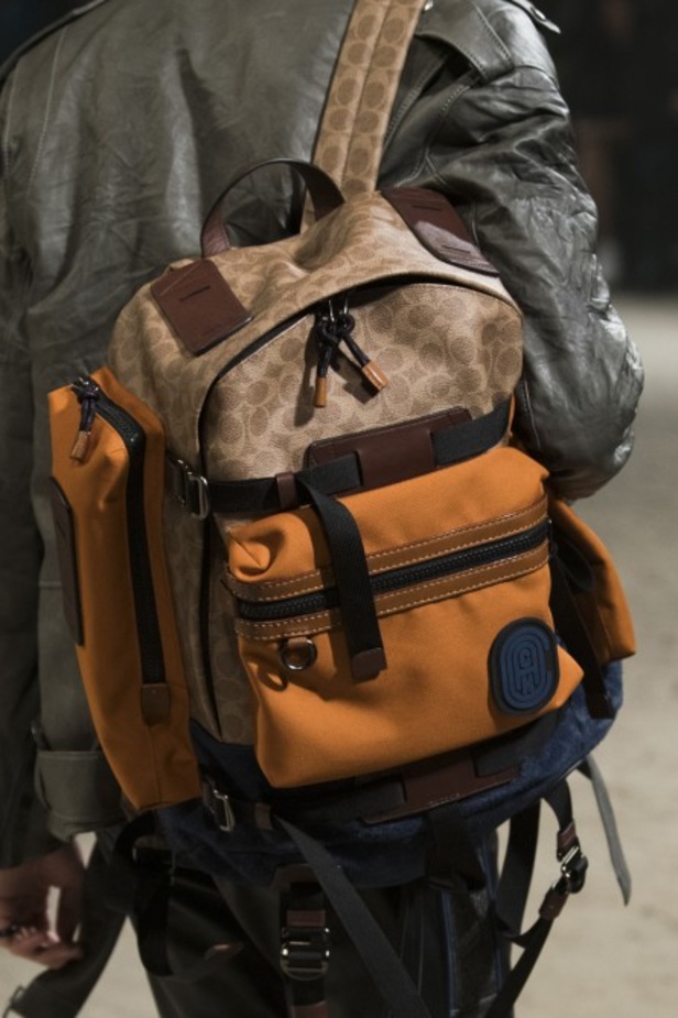 عرض ازياء كوتش لموسم ربيع وصيف 2019