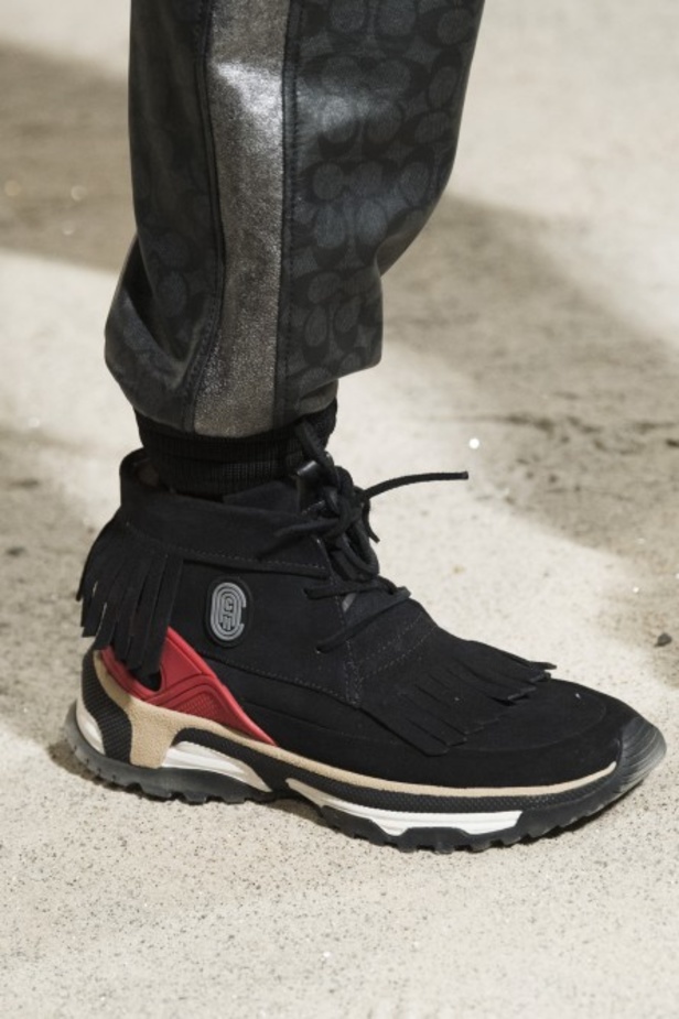 عرض ازياء كوتش لموسم ربيع وصيف 2019