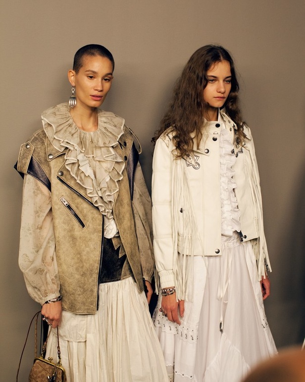 عرض ازياء كوتش لموسم ربيع وصيف 2019