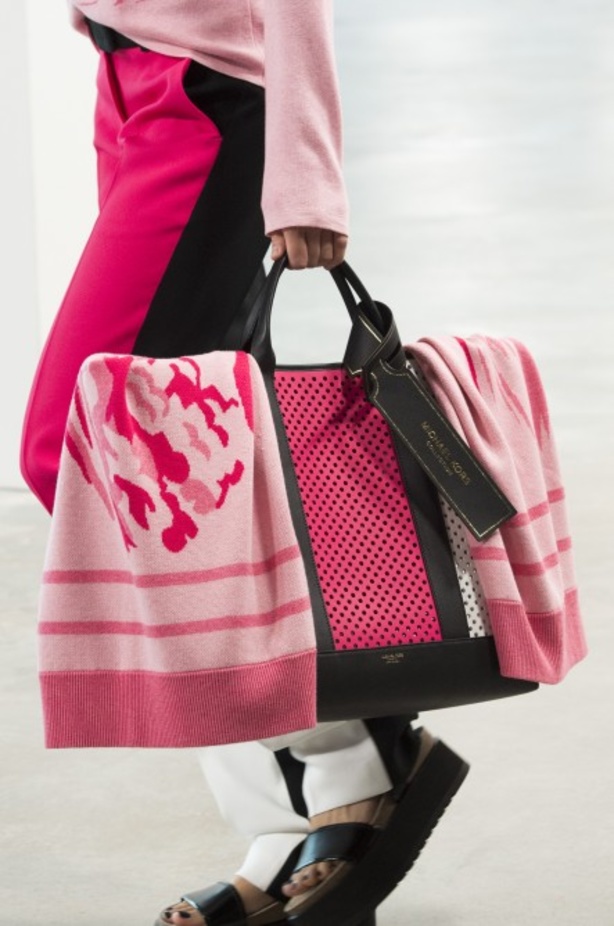 مجموعة مايكل كورس للألبسة الجاهزة لربيع 2019