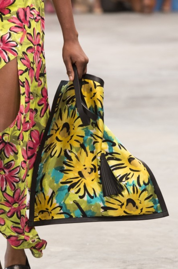 مجموعة مايكل كورس للألبسة الجاهزة لربيع 2019