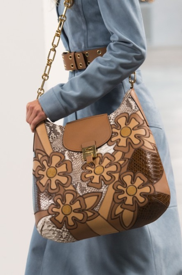 مجموعة مايكل كورس للألبسة الجاهزة لربيع 2019