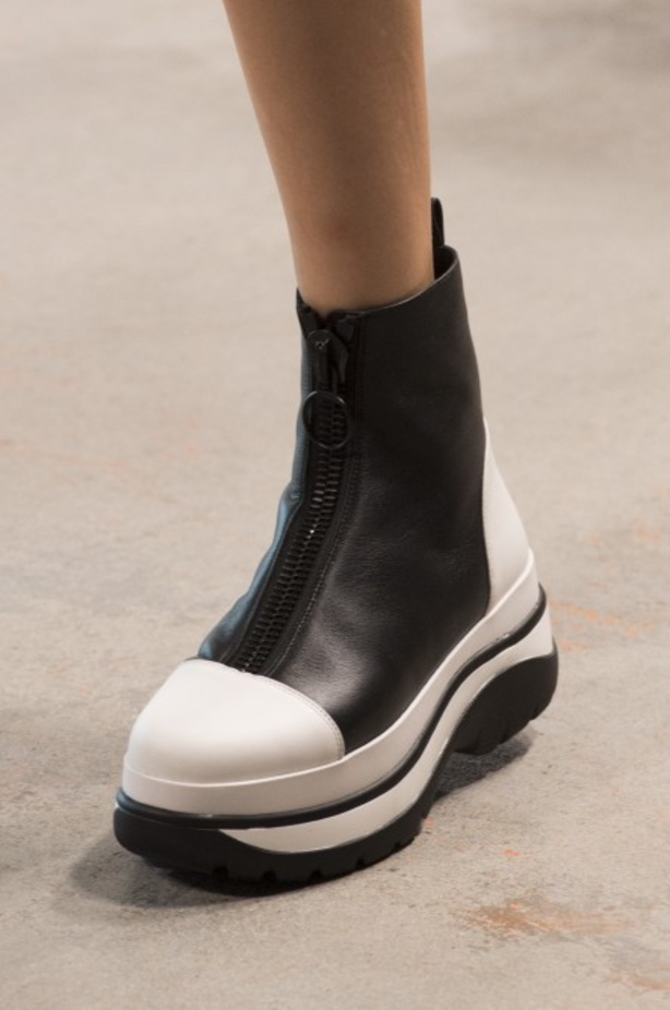 مجموعة مايكل كورس للألبسة الجاهزة لربيع 2019