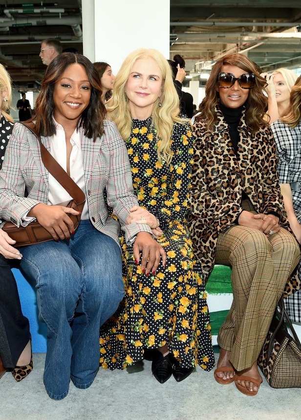 مجموعة مايكل كورس للألبسة الجاهزة لربيع 2019