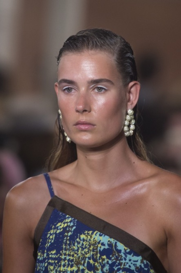 عرض أزياء House Of Holland لربيع ٢٠١٩ !