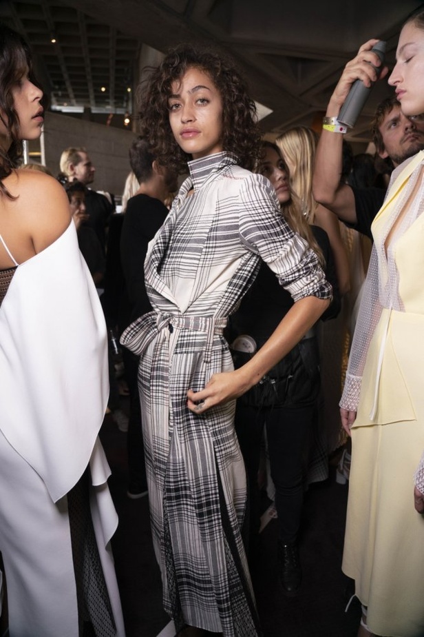 عرض أزياء Roland Mouret لربيع وصيف ٢٠١٩ !