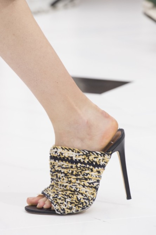 عرض ازياء فيكتوريا بيكهام لربيع وصيف 2019