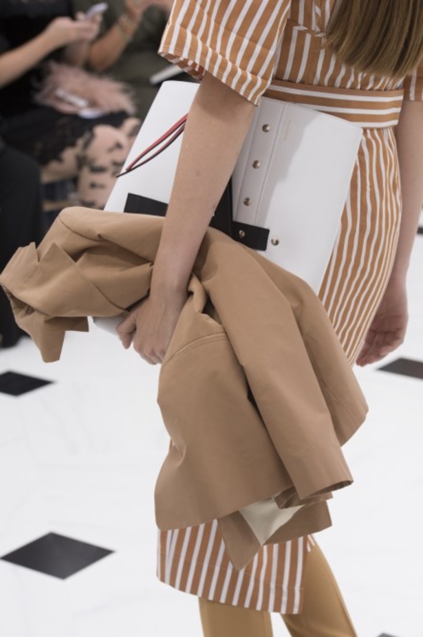 عرض ازياء فيكتوريا بيكهام لربيع وصيف 2019