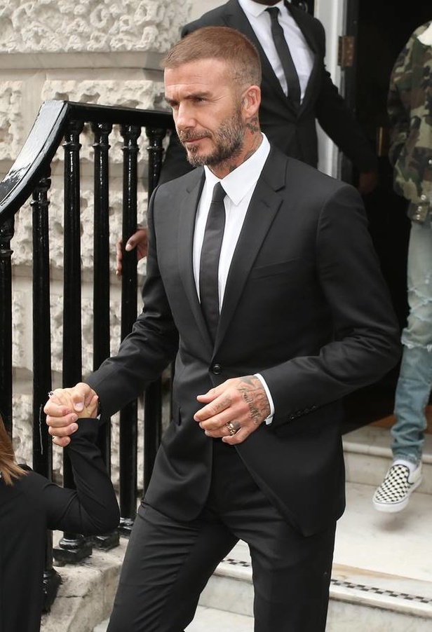 عرض ازياء فيكتوريا بيكهام لربيع وصيف 2019