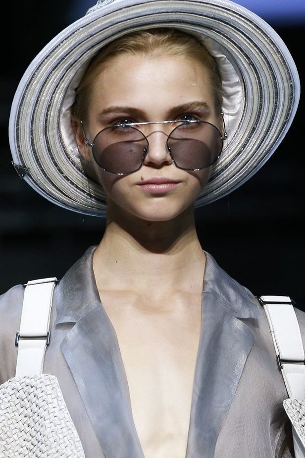 مجموعة Emporio Armani لربيع وصيف ٢٠١٩ !