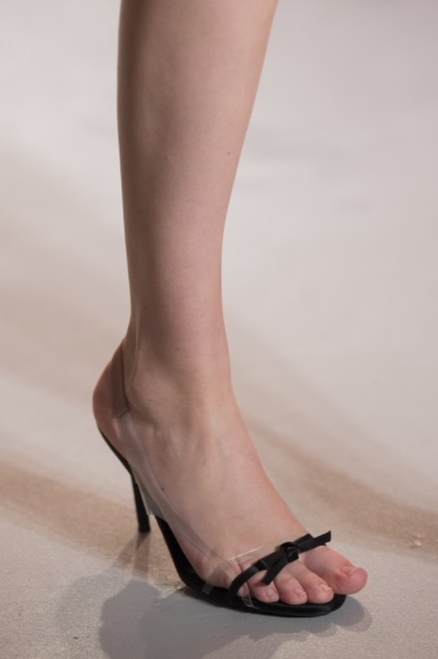 مجموعة No. 21 للأزياء الجاهزة لربيع وصيف ٢٠١٩ !