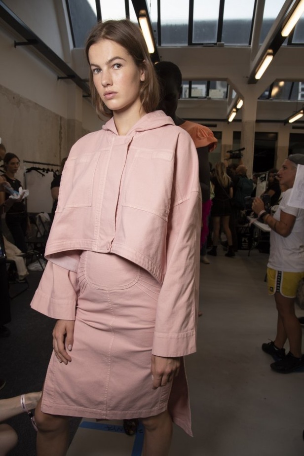 مجموعة No. 21 للأزياء الجاهزة لربيع وصيف ٢٠١٩ !